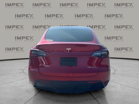 Used 2024 Tesla Model Y Long Range AWD/4WD image 4