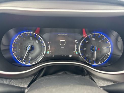 New 2027 Chrysler Pacifica Select AWD/4WD image 17