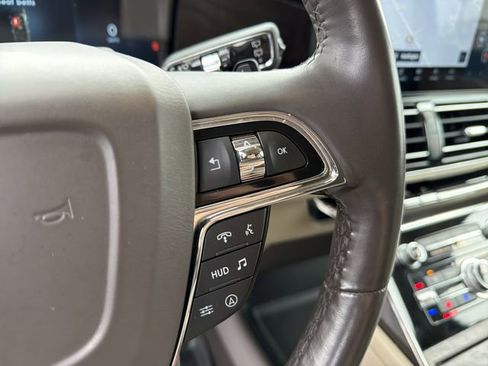 Used 2022 Lincoln Navigator Reserve AWD/4WD image 18