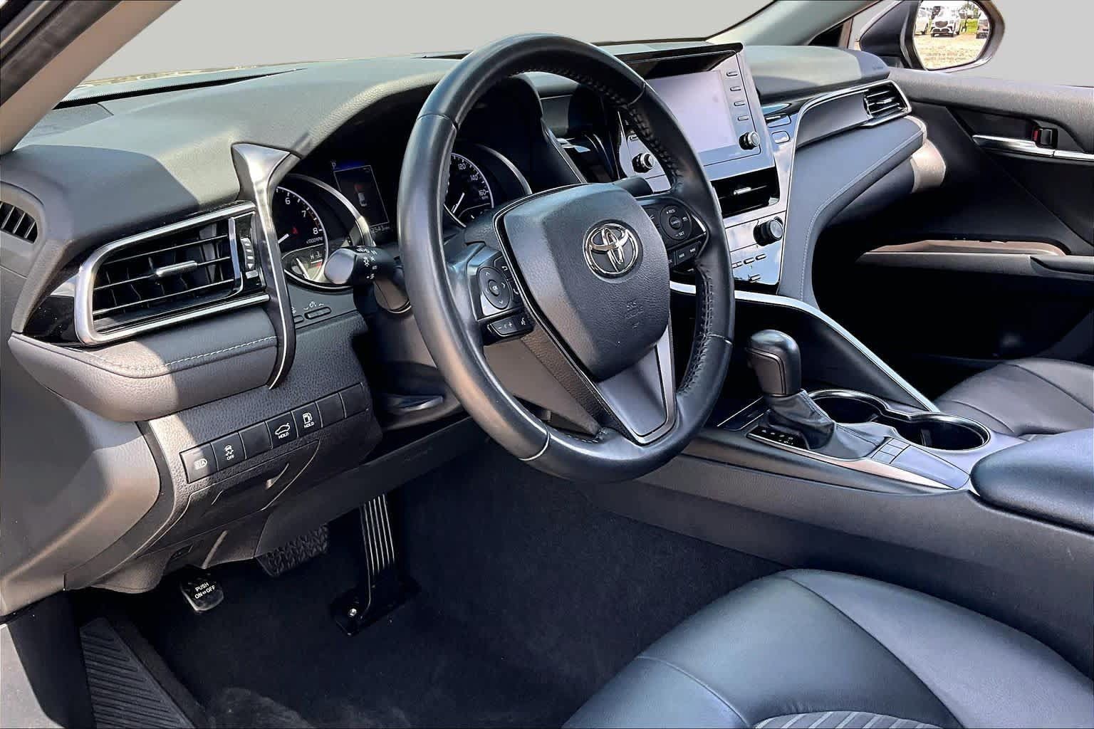 Used 2023 Toyota Camry SE FWD image 16