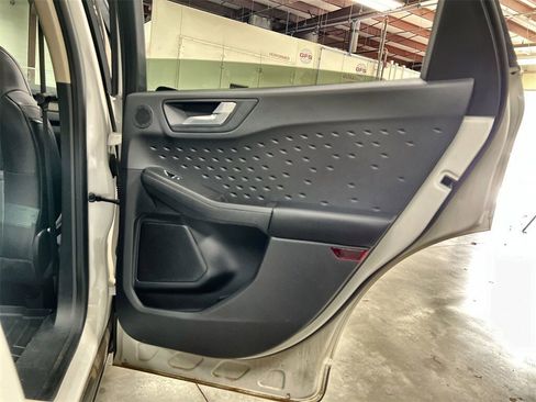 Used 2020 Ford Escape Titanium w/ Titanium Premium Package 2.0 image 24