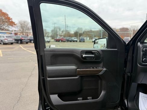 Used 2019 Chevrolet Silverado 1500 LT Trail Boss image 10