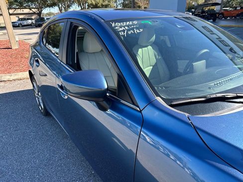 Used 2018 MAZDA MAZDA3 Grand Touring w/ Premium Equipment Package image 15