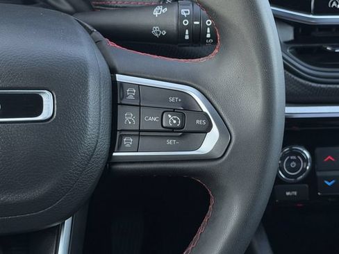 Used 2025 Jeep Compass Trailhawk AWD/4WD image 15