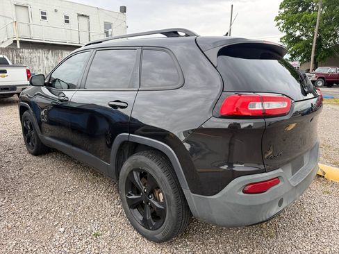 Used 2015 Jeep Cherokee Latitude w/ Comfort/Convenience Group AWD/4WD image 8