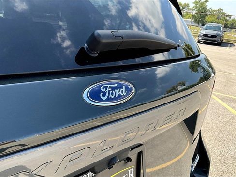Certified 2022 Ford Explorer XLT w/ Equipment Group 202A image 32