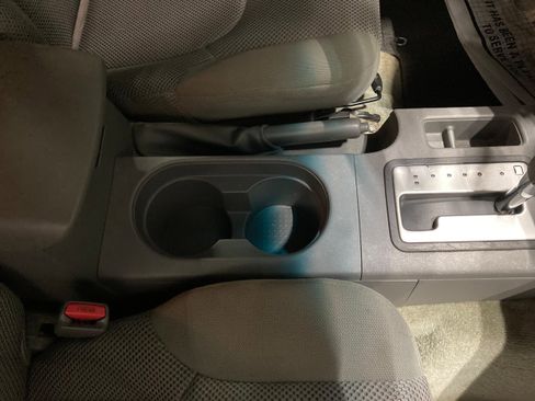 Used 2015 Nissan Frontier SV image 5