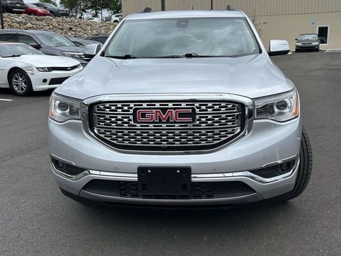 Used 2019 GMC Acadia Denali w/ Technology Package FWD image 8