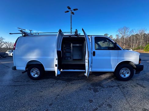 Used 2025 Chevrolet Express 2500 Extended w/ Communications Package image 23