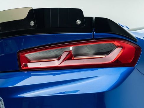 Used 2017 Chevrolet Camaro SS RWD image 15