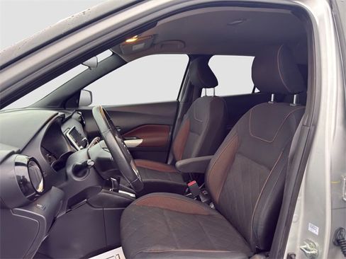 Used 2018 Nissan Kicks SR w/ Exterior Package image 9