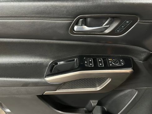 Used 2022 Nissan Pathfinder Platinum w/ Cargo Package image 10