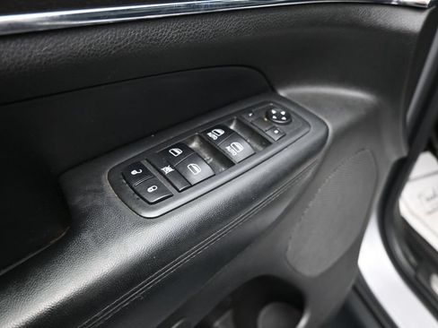 Used 2018 Jeep Grand Cherokee Limited AWD/4WD image 11