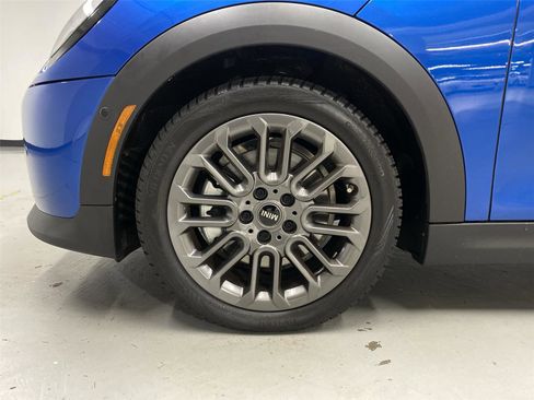 Certified 2025 MINI Cooper S image 23