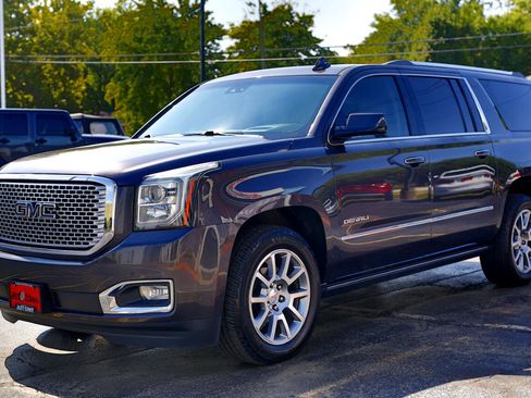Used 2017 GMC Yukon XL Denali w/ Open Road Package image 3