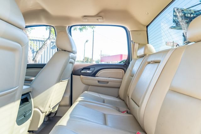 Used 2011 GMC Sierra 2500 Denali w/ Suspension Package, Off-Road AWD/4WD image 33
