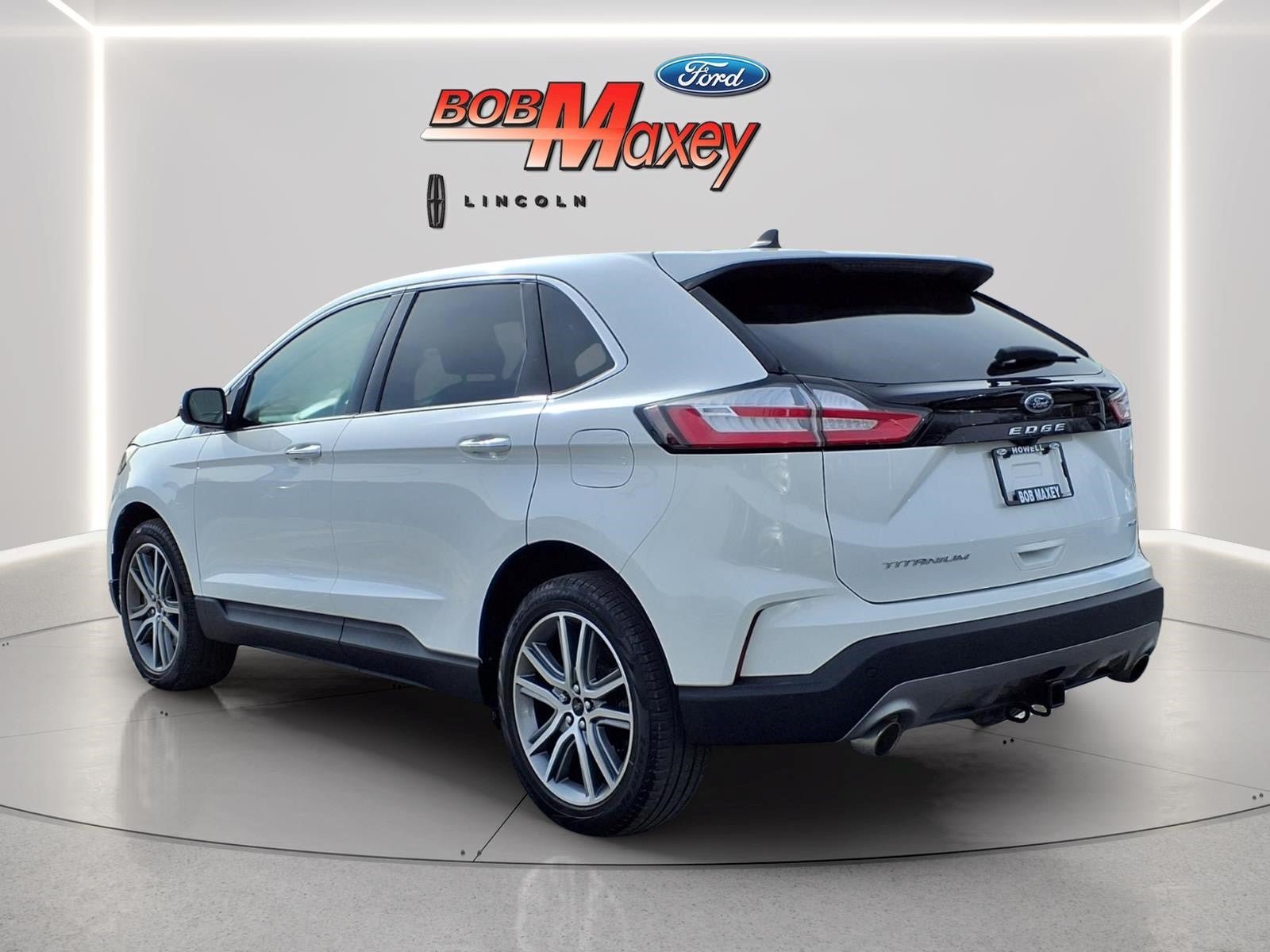 Used 2023 Ford Edge Titanium w/ Class II Trailer Tow Package AWD/4WD image 7