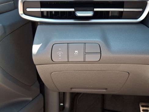 Certified 2025 Hyundai Elantra Sport FWD image 22