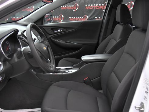 Used 2024 Chevrolet Malibu LT image 17