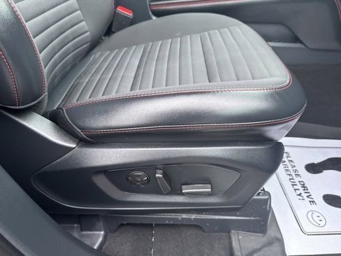 Certified 2025 Ford Explorer ST-Line w/ Premium Package image 21