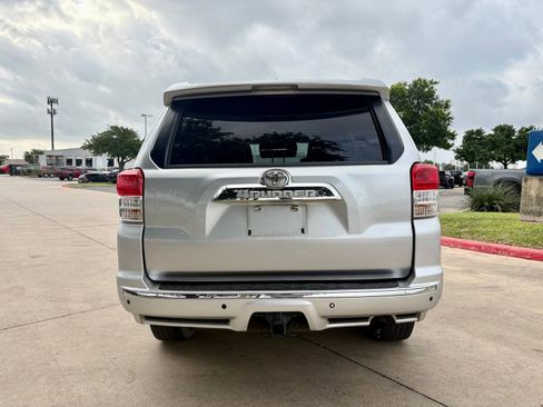 Used 2011 Toyota 4Runner SR5 w/ Premium Pkg w/Leather RWD image 4