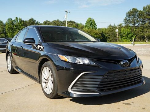 Used 2023 Toyota Camry LE FWD image 34
