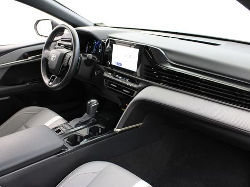 Used 2025 Toyota Camry SE FWD image 23