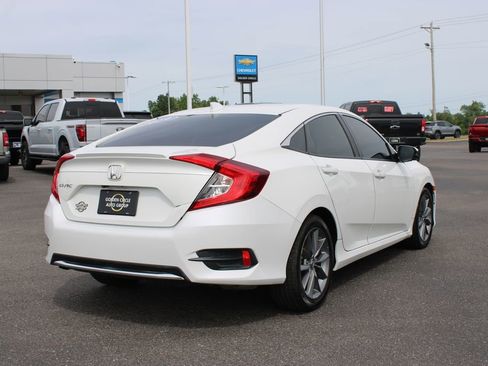 Used 2019 Honda Civic EX image 9