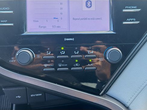 Used 2020 Toyota Camry LE FWD image 14
