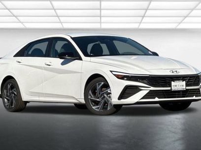 New 2025 Hyundai Elantra SEL