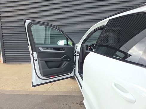 New 2026 Porsche Cayenne image 7