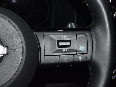Certified 2025 Nissan Pathfinder Platinum w/ Black Appearance Package AWD/4WD image 9