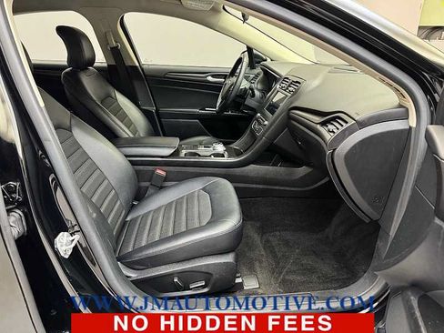 Used 2018 Ford Fusion SE w/ Equipment Group 201A FWD image 19