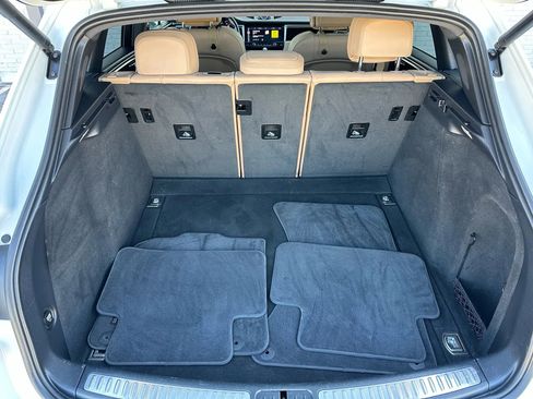 Used 2019 Porsche Macan image 21