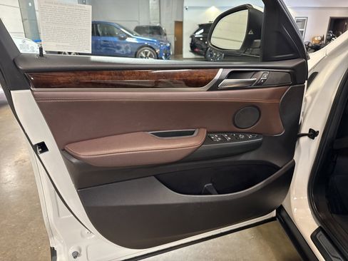 Used 2018 BMW X4 xDrive28i image 9