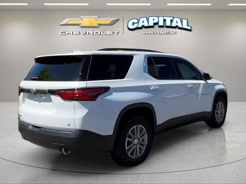 Used 2023 Chevrolet Traverse LT FWD image 5