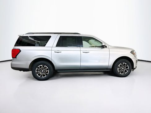 Used 2024 Ford Expedition Max XLT image 10
