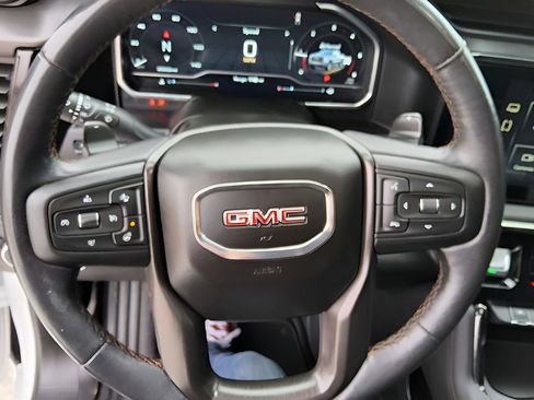 Used 2023 GMC Sierra 1500 AT4 w/ AT4 Premium Package AWD/4WD image 18