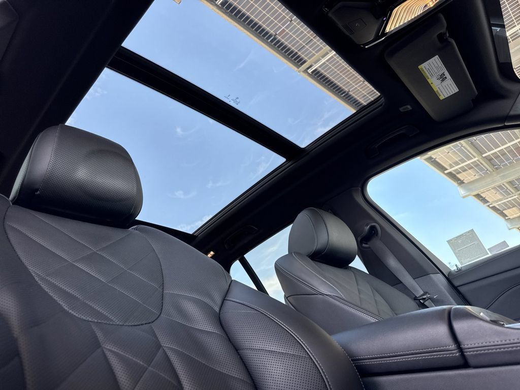 Used 2024 BMW X5 sDrive40i w/ Premium Package RWD image 16