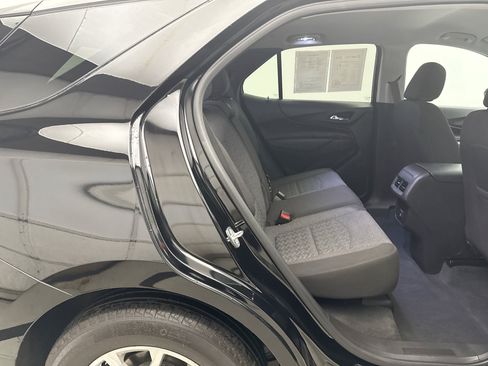 Used 2023 Chevrolet Equinox LT FWD image 17