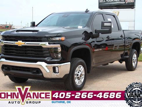 Used 2025 Chevrolet Silverado 2500 LT w/ Convenience Package AWD/4WD image 3