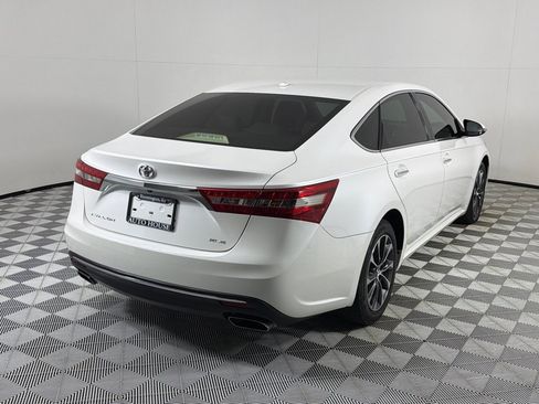 Used 2016 Toyota Avalon XLE Premium FWD image 5