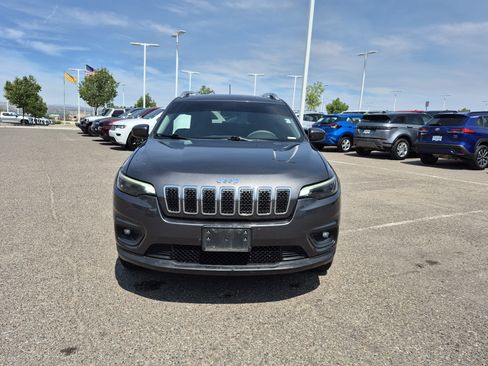 Used 2019 Jeep Cherokee Latitude Plus w/ Comfort/Convenience Group AWD/4WD image 8