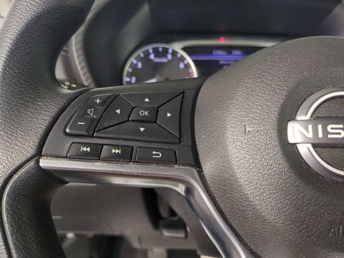 Used 2025 Nissan Sentra SV FWD image 28