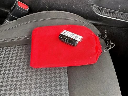 Used 2019 Dodge Challenger SXT w/ Blacktop Package image 19