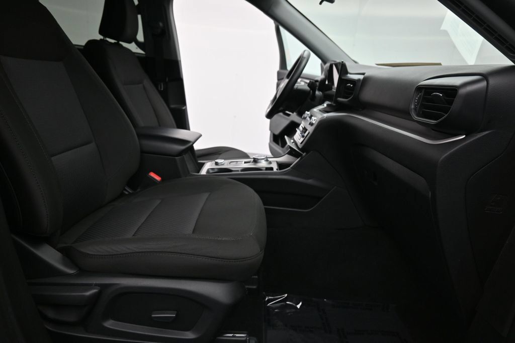 Used 2023 Ford Explorer XLT AWD/4WD image 18