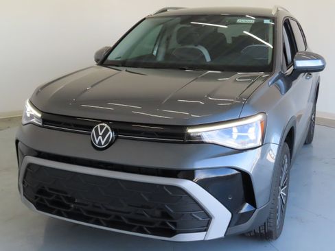 New 2025 Volkswagen Taos SE image 9