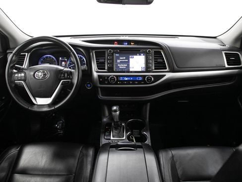 Used 2018 Toyota Highlander AWD V6 image 13