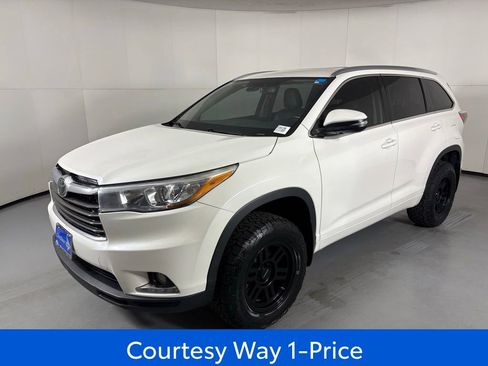 Used 2015 Toyota Highlander Limited w/ Driver Technology Package AWD/4WD image 6