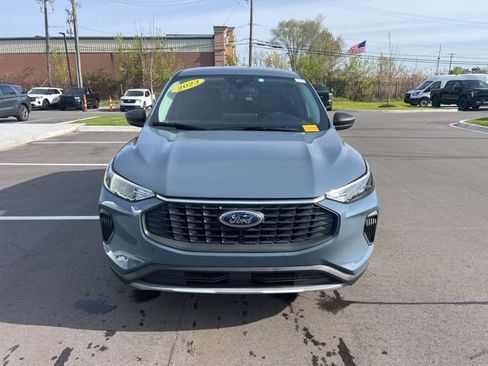 Used 2023 Ford Escape Active w/ Tech Pack #1 AWD/4WD image 2